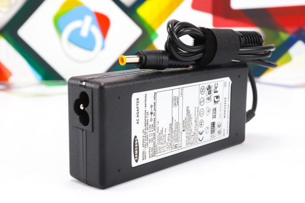 Punjač za laptop Samsung 19V 4,74A 90W 5,5x3,0mm - Slika 3