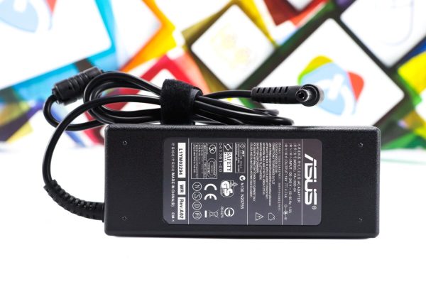 Punjač za laptop Asus 19V 4,74A 90W 5,5x2,5mm