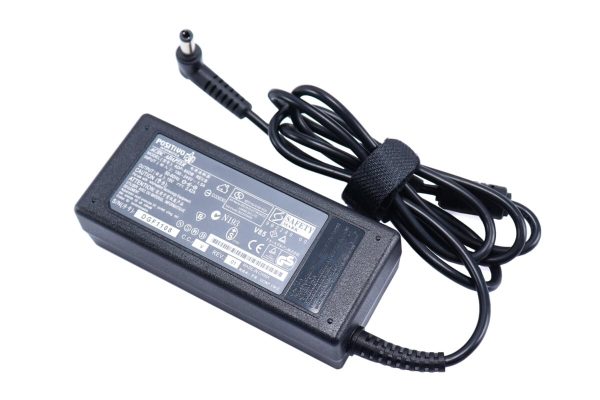 Punjač za laptop Fujitsu 19V 3,42A 65W 5,5x2,5mm - Slika 2