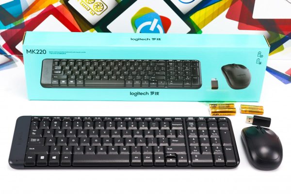 Tipkovnica i miš bežični Logitech MK220