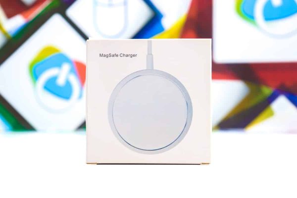 Beskontaktni WIRELESS punjač za mobitel MagSafe 15W