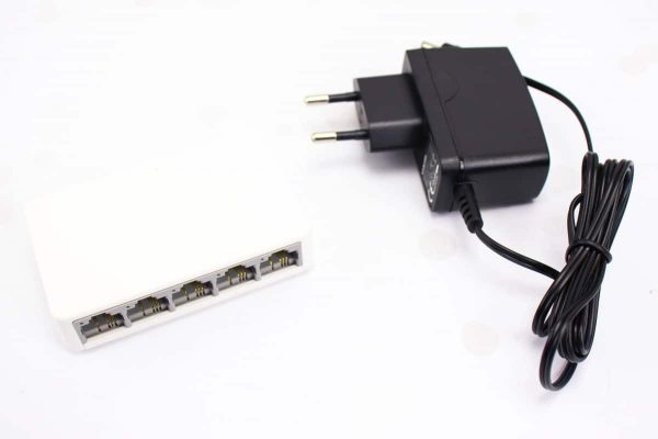 Desktop Switch Mercusys 5-Port 10/100 MS105 - Slika 2