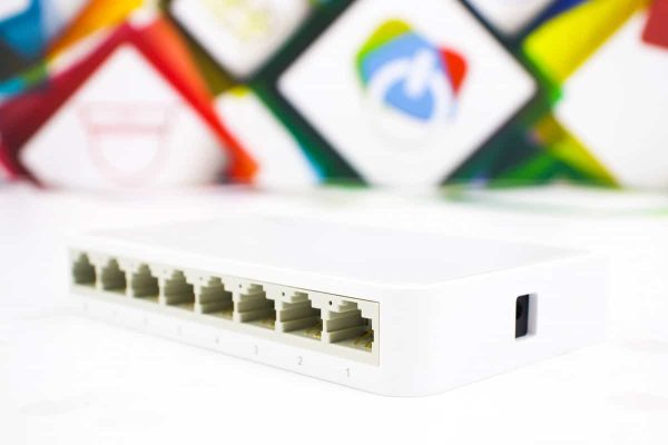 Desktop Switch TP-Link 8-Port 10/100Mbps TL-SF1008D - Slika 2