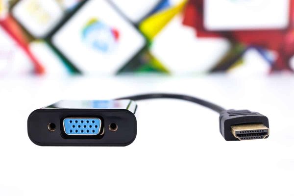 Adapter prelaz kabal HDMI m na VGA f + audio - Slika 3