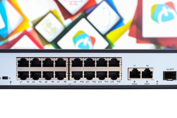 PoE switch (16+2 port) D3154 - Slika 3